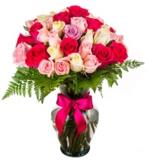 48-rosas-de-colores-en-florero